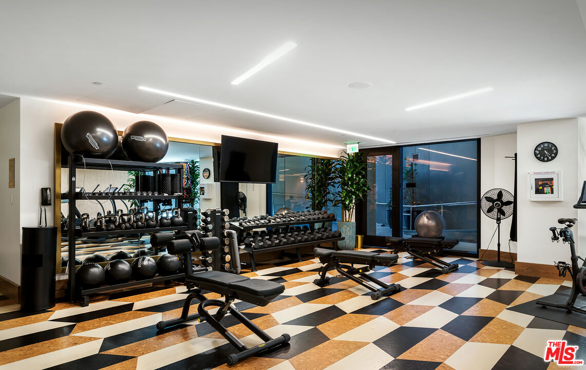 8420 Sunset Boulevard Unit: 107