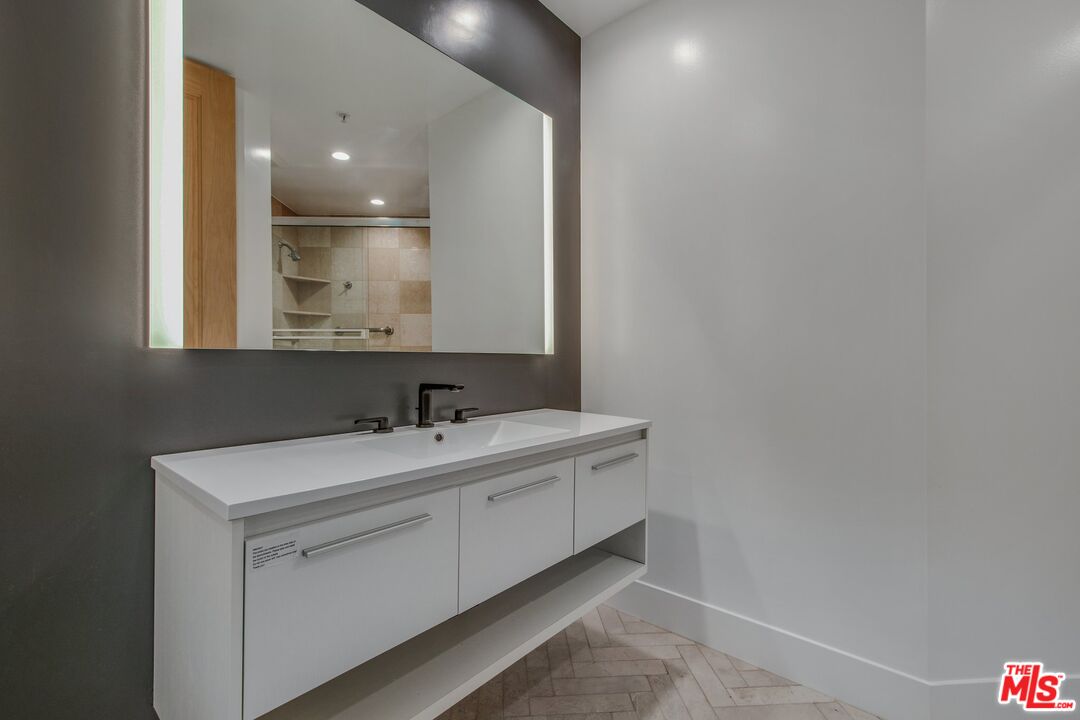 10490 Wilshire Blvd Unit: 1102