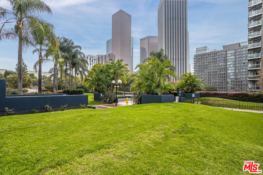 880 W 1st St Unit: 709