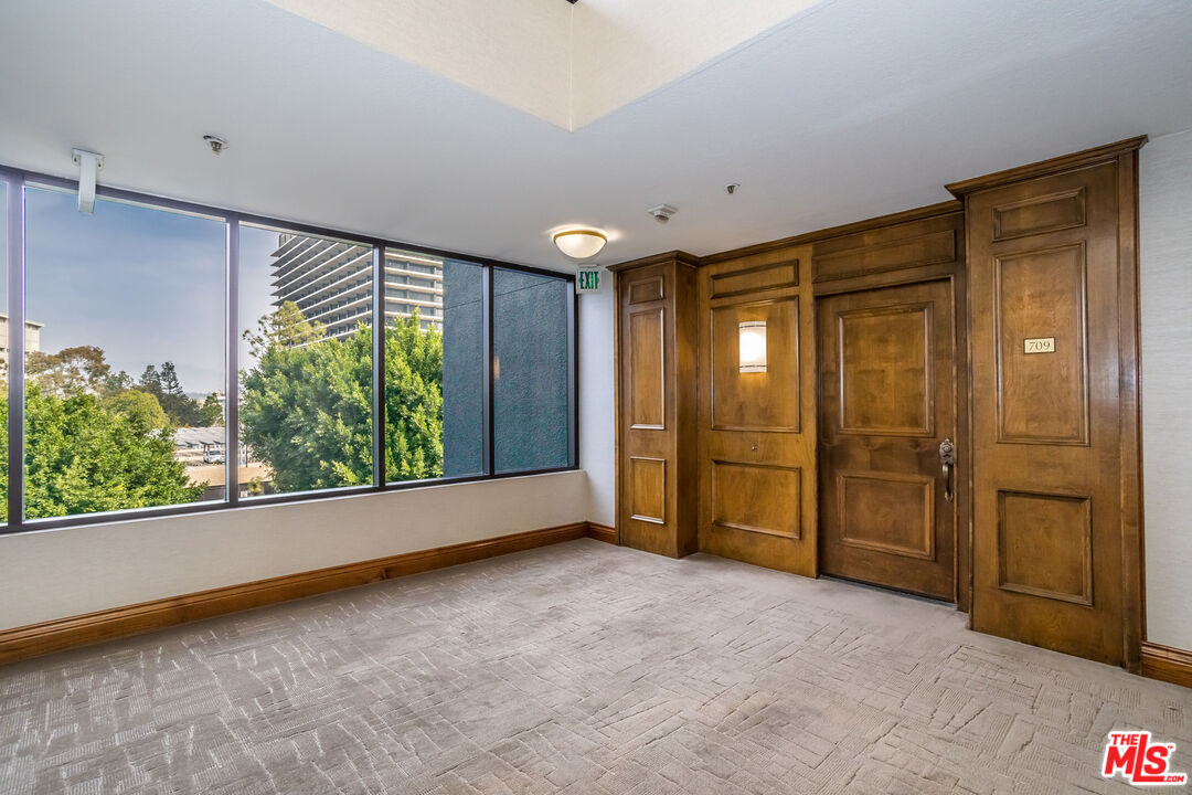 880 W 1st St Unit: 709