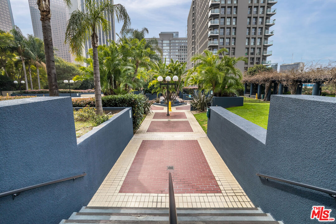 880 W 1st St Unit: 709