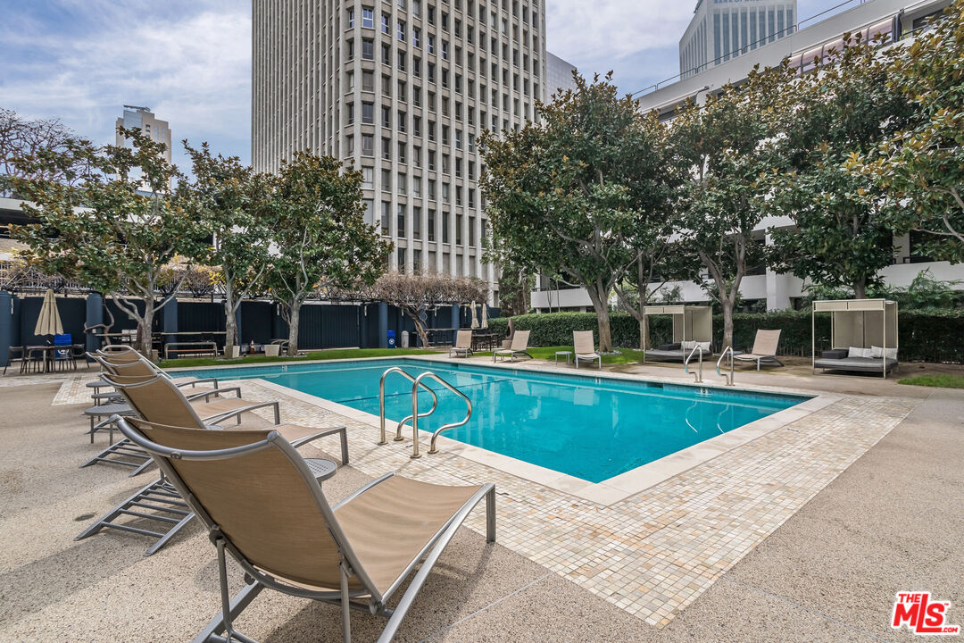 880 W 1st St Unit: 709