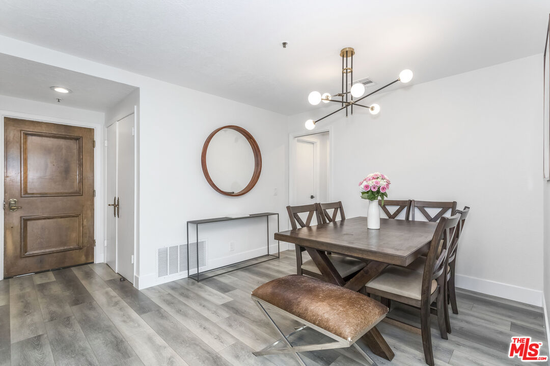 880 W 1st St Unit: 709