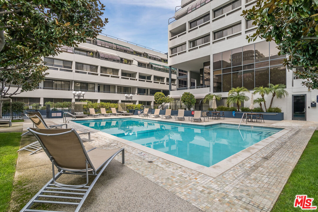 880 W 1st St Unit: 709