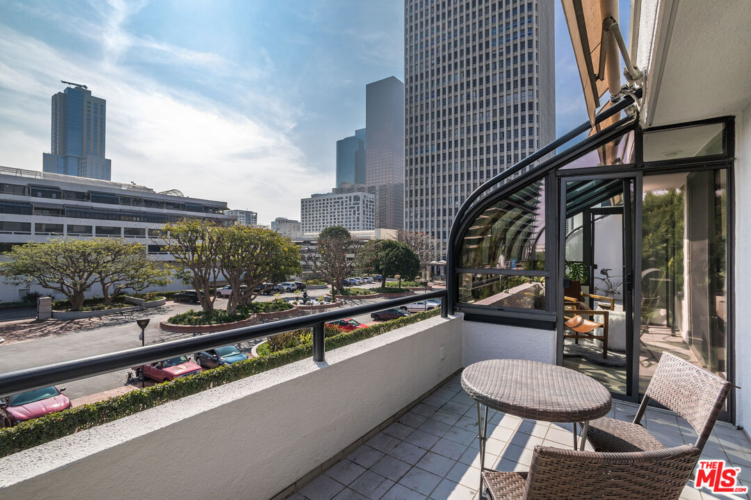 880 W 1st St Unit: 709