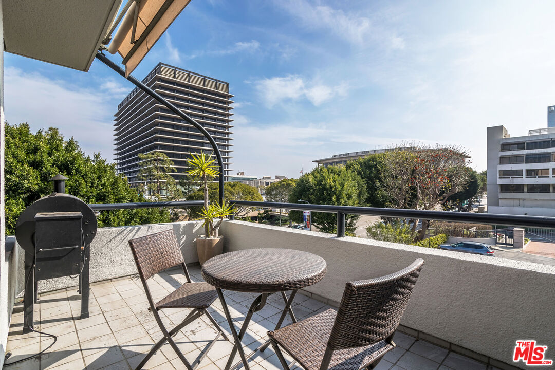 880 W 1st St Unit: 709