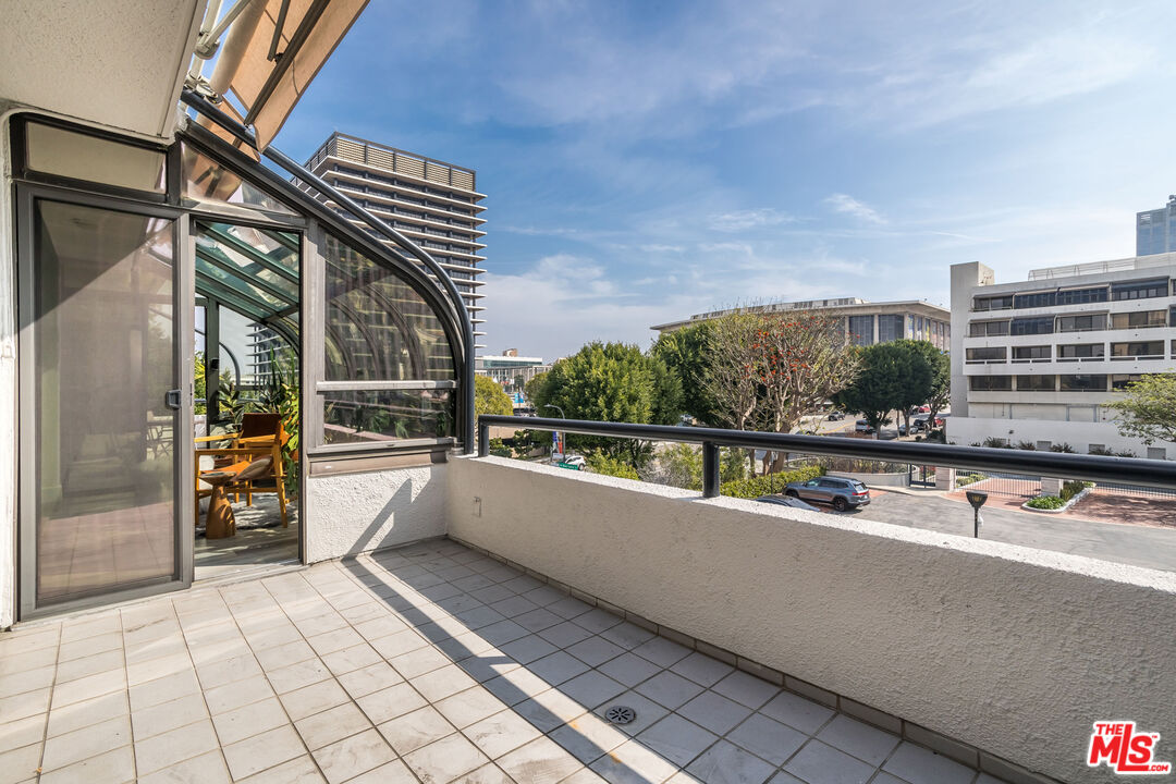 880 W 1st St Unit: 709