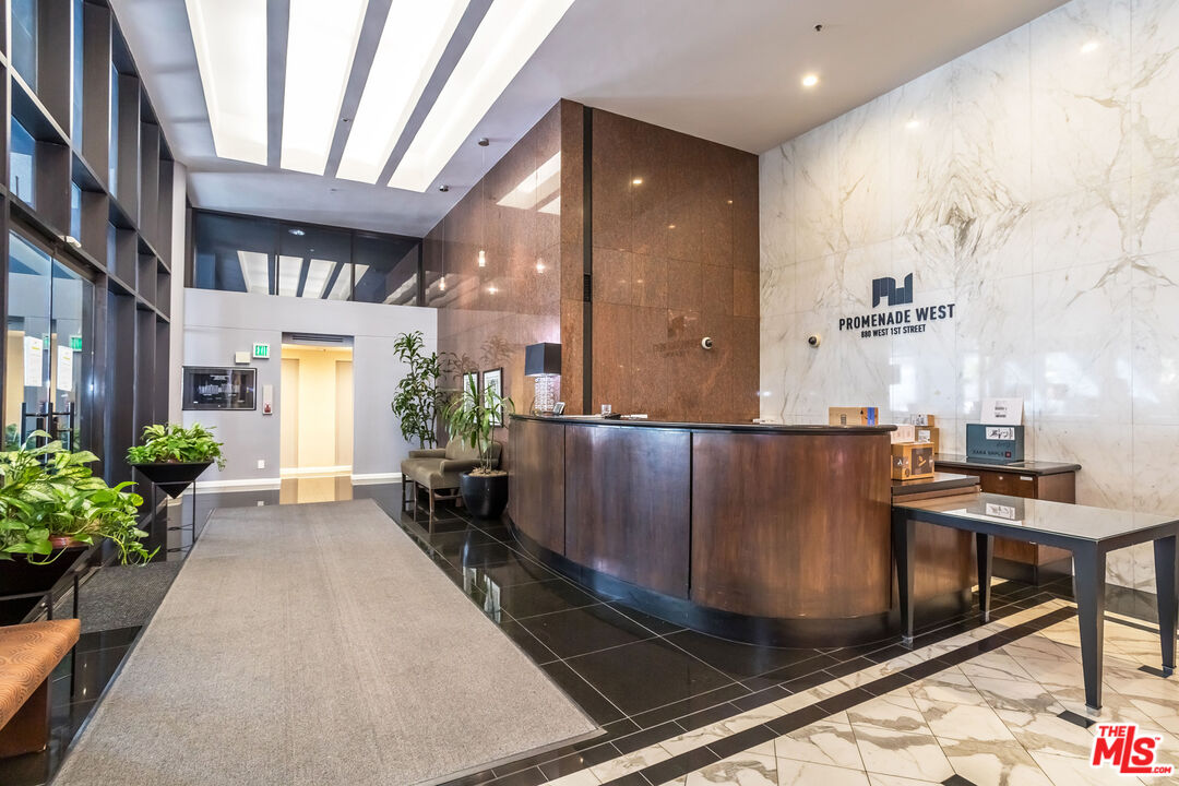 880 W 1st St Unit: 709