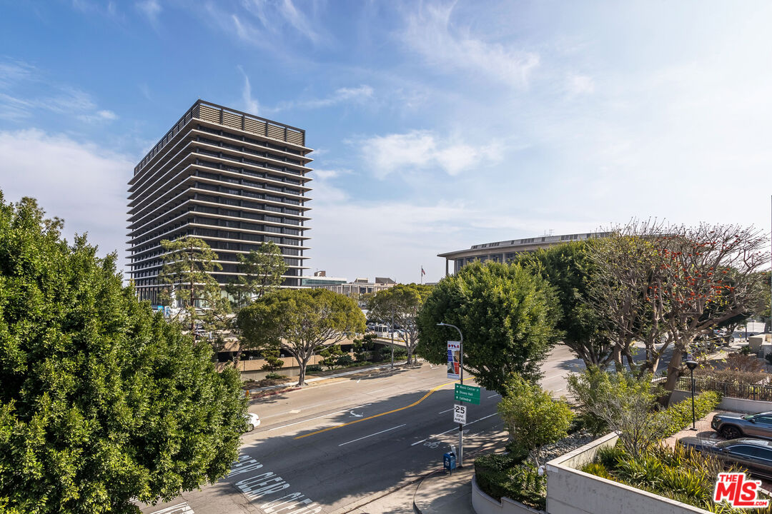 880 W 1st St Unit: 709