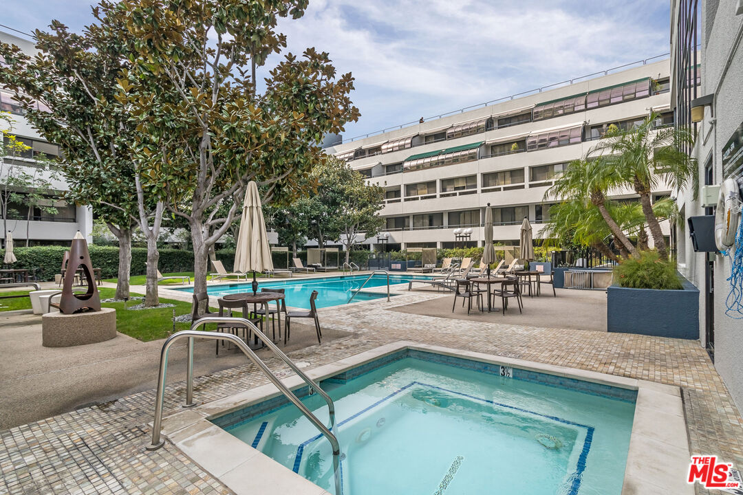 880 W 1st St Unit: 709