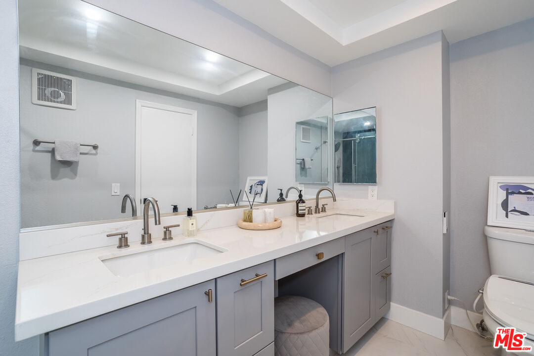 880 W 1st St Unit: 709