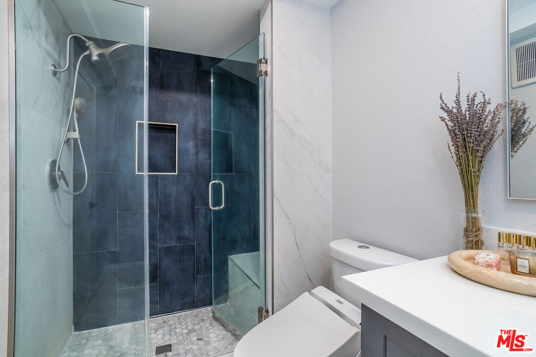 880 W 1st St Unit: 709