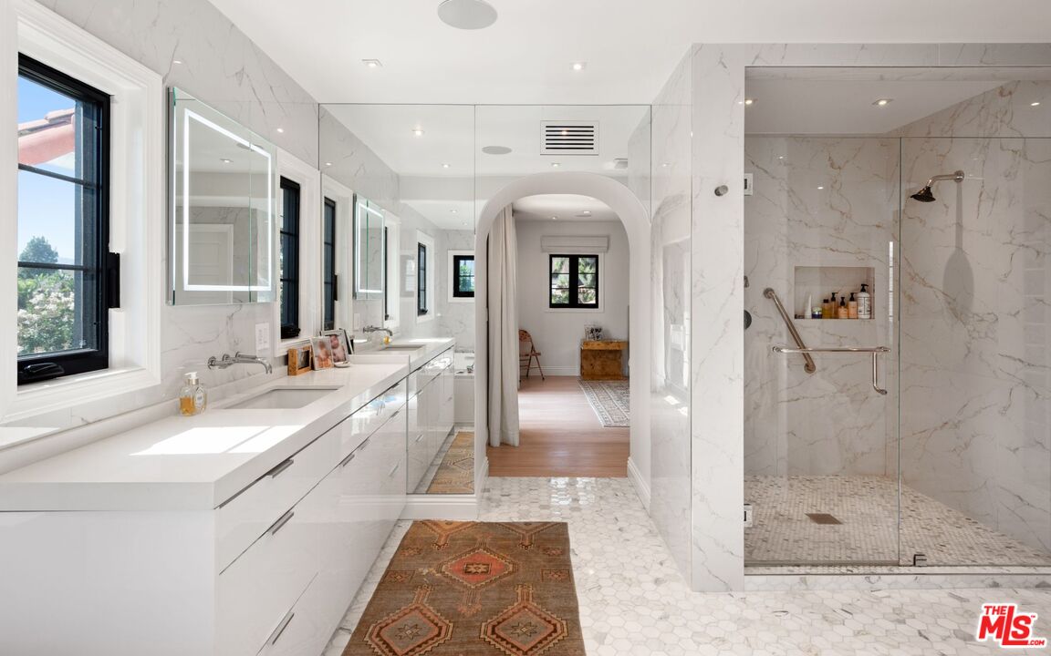 800 S Beverly Glen Blvd