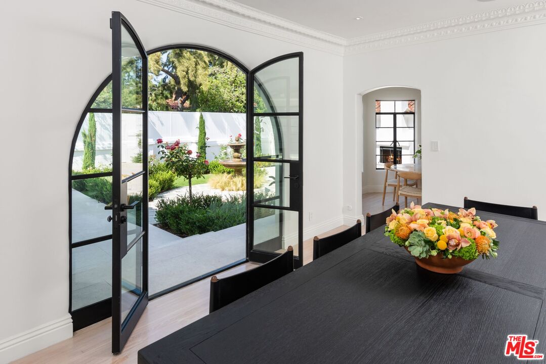 800 S Beverly Glen Blvd