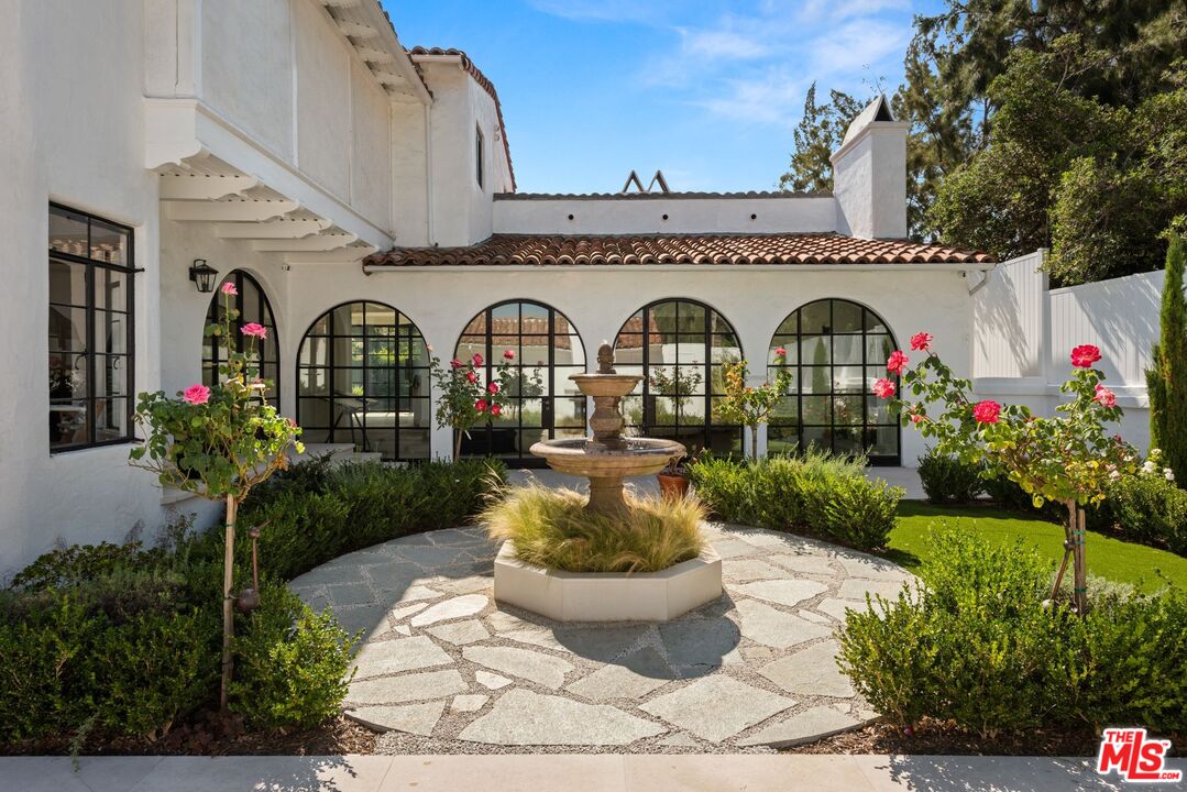 800 S Beverly Glen Blvd