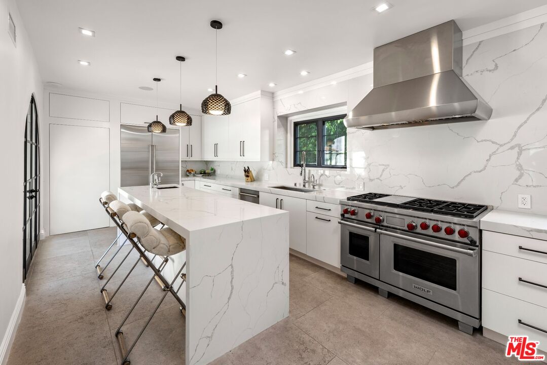 800 S Beverly Glen Blvd