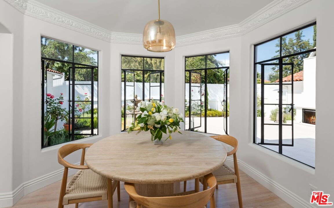 800 S Beverly Glen Blvd