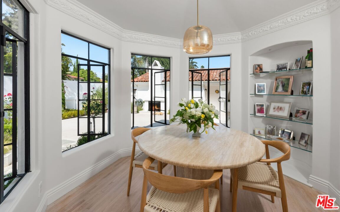 800 S Beverly Glen Blvd