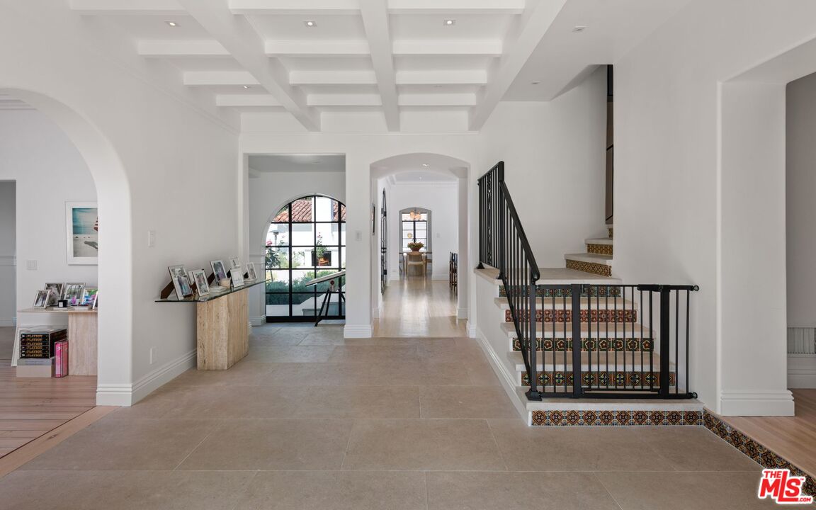 800 S Beverly Glen Blvd