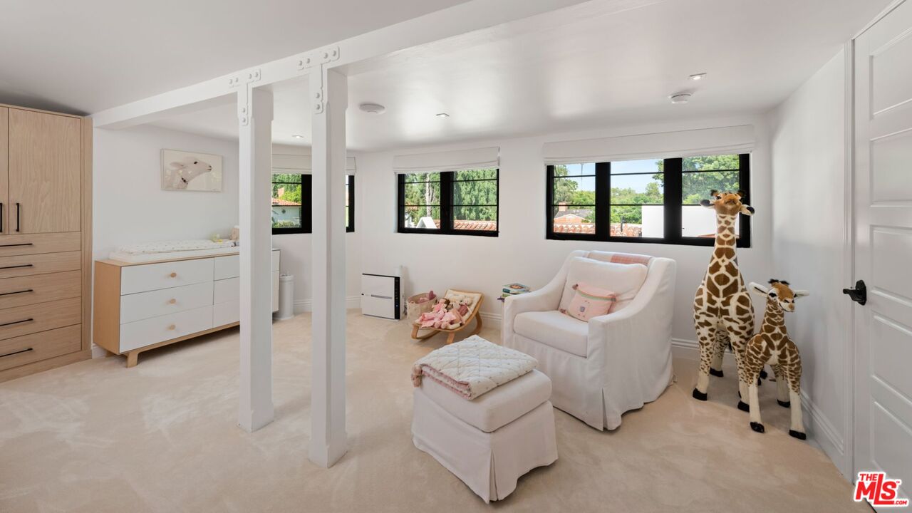 800 S Beverly Glen Blvd