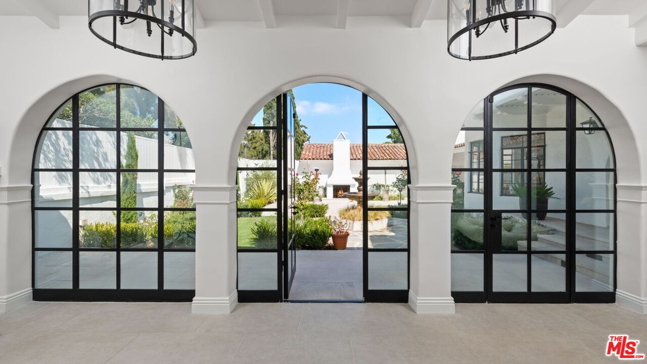 800 S Beverly Glen Blvd