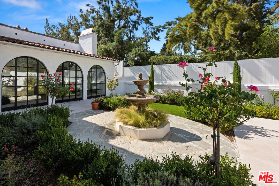 800 S Beverly Glen Blvd