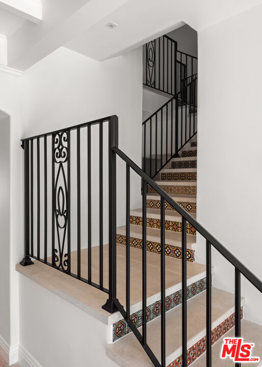 800 S Beverly Glen Blvd