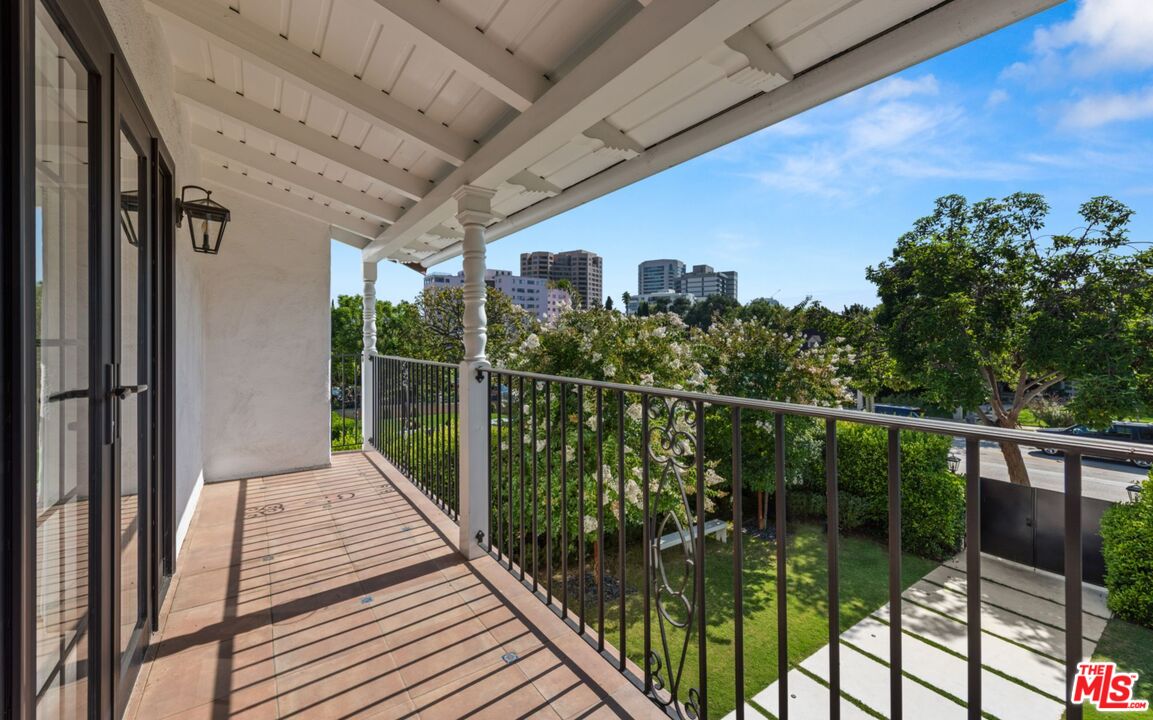 800 S Beverly Glen Blvd