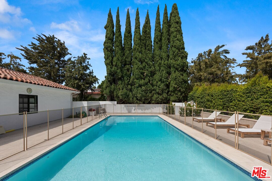 800 S Beverly Glen Blvd