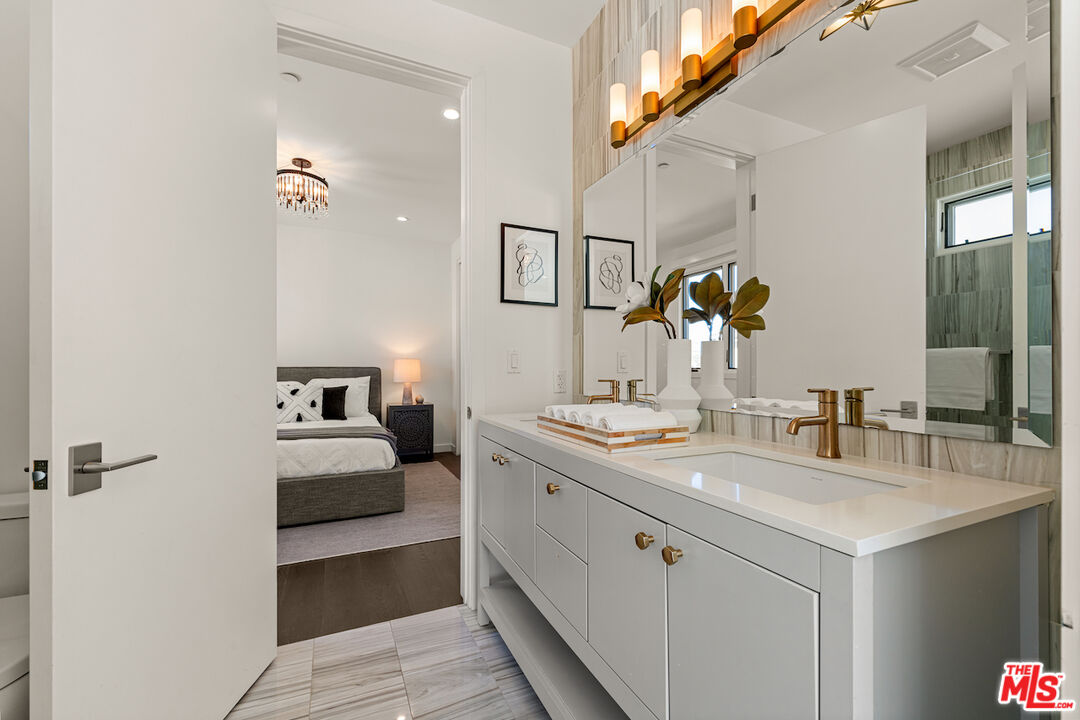 1750 S Sherbourne Dr