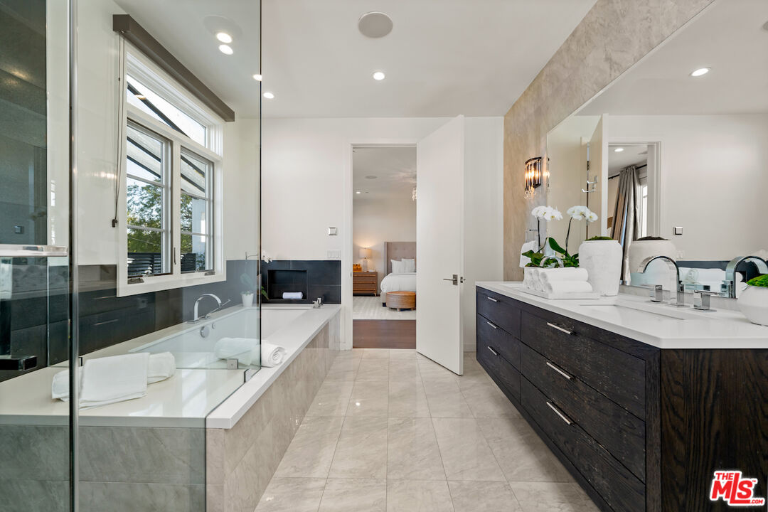 1750 S Sherbourne Dr