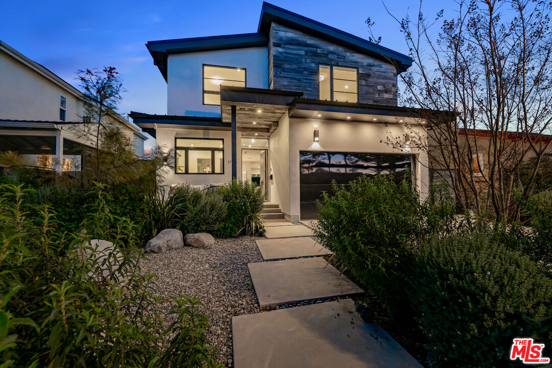 1750 S Sherbourne Dr