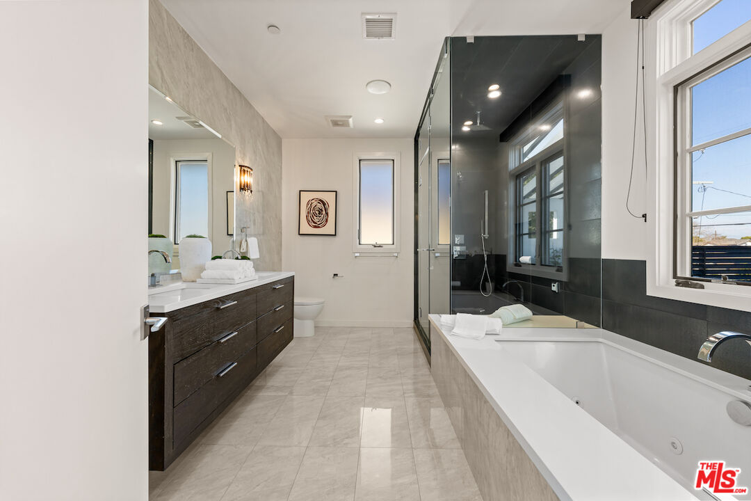 1750 S Sherbourne Dr