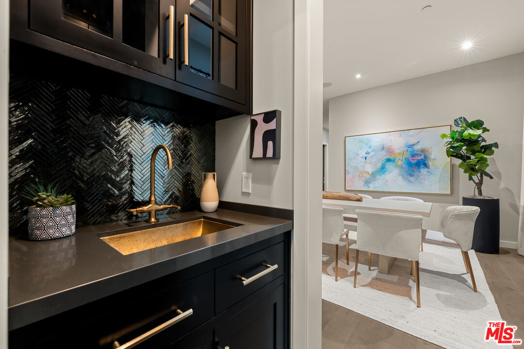 1750 S Sherbourne Dr