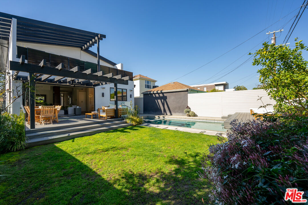 1750 S Sherbourne Dr