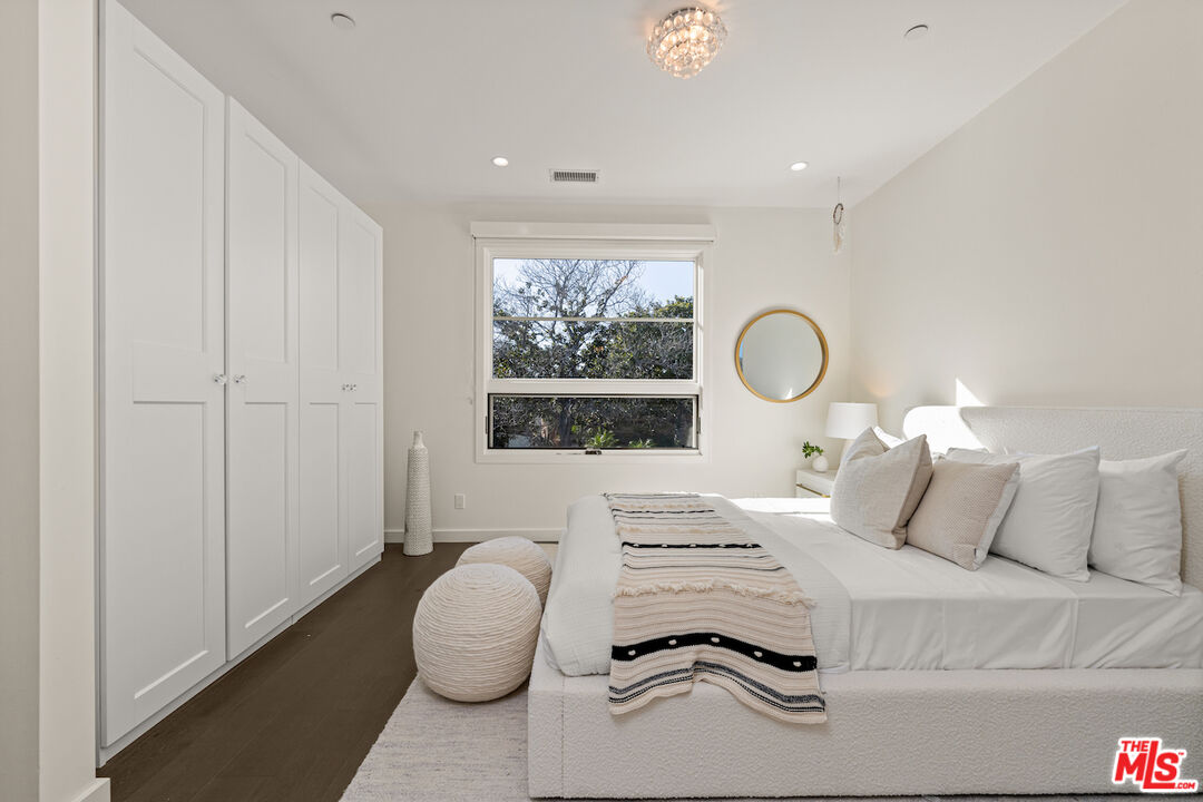 1750 S Sherbourne Dr