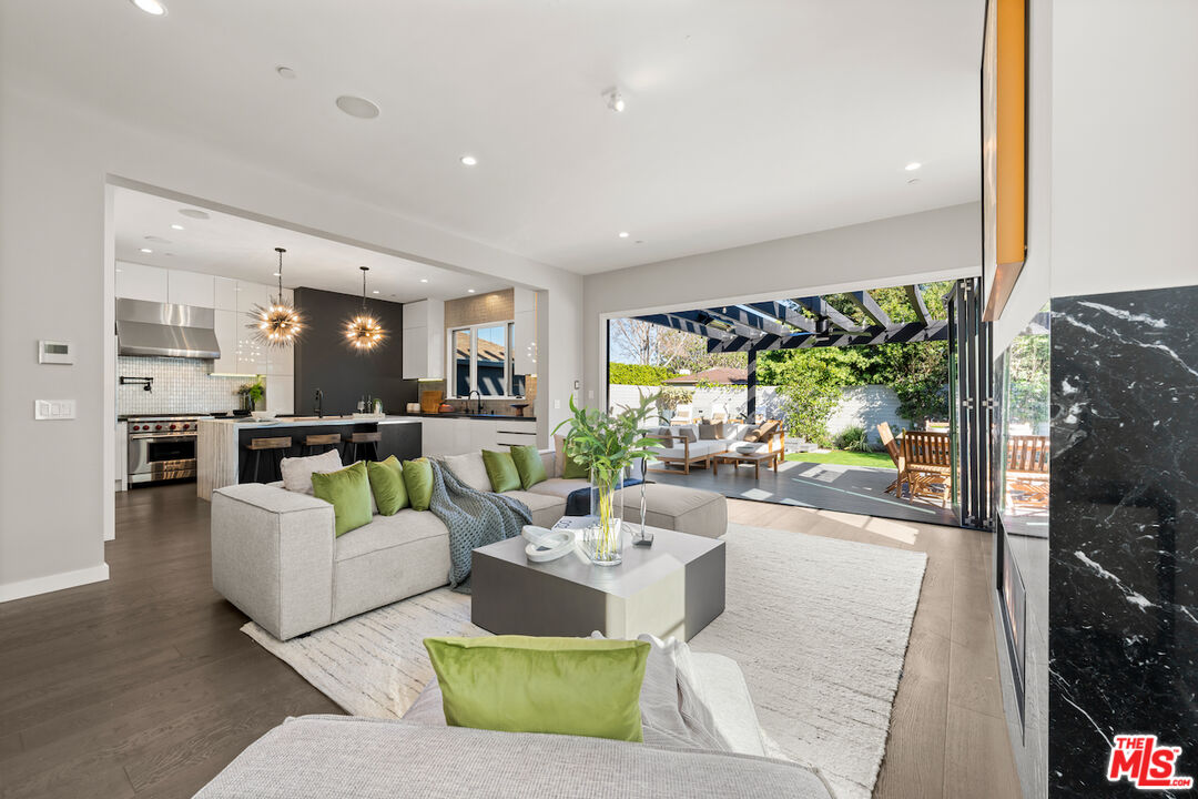 1750 S Sherbourne Dr