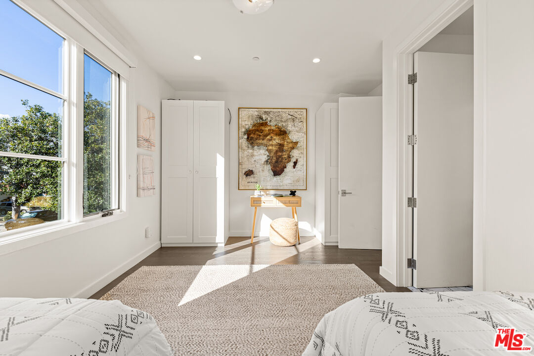 1750 S Sherbourne Dr