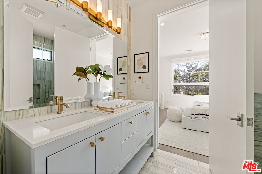 1750 S Sherbourne Dr