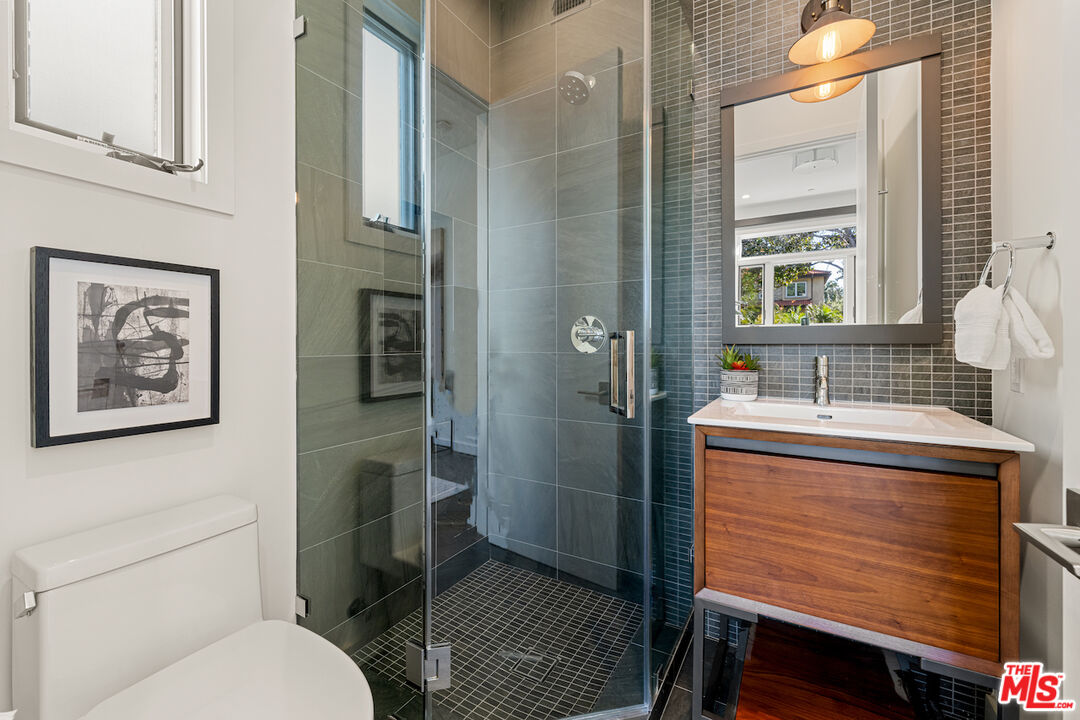 1750 S Sherbourne Dr