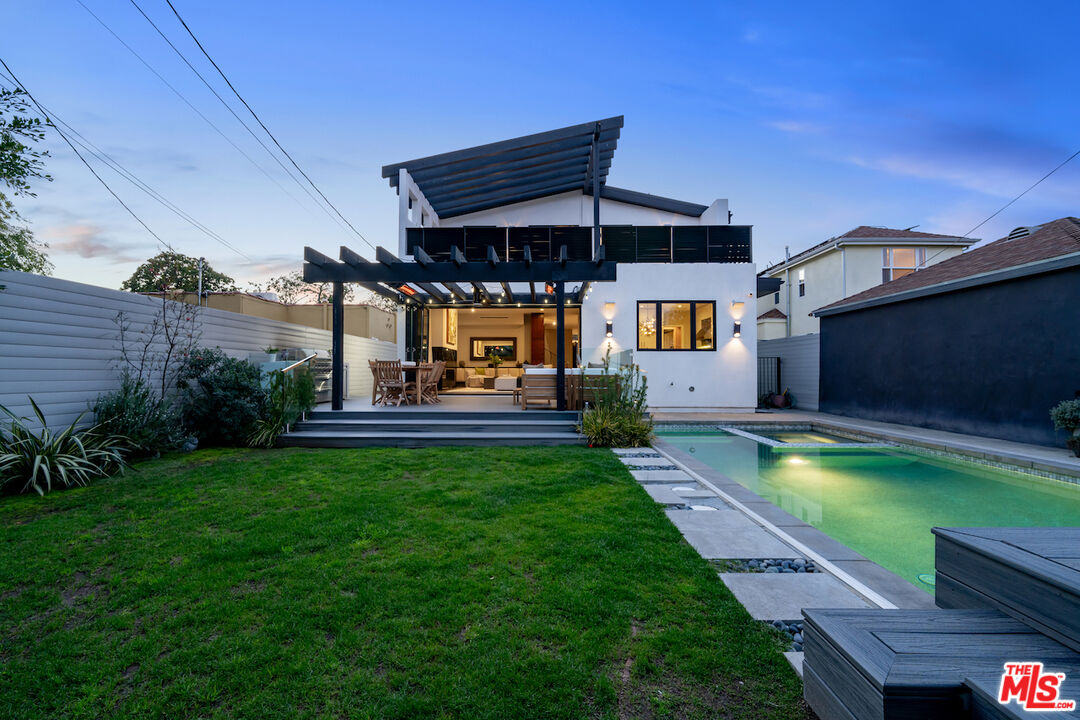 1750 S Sherbourne Dr