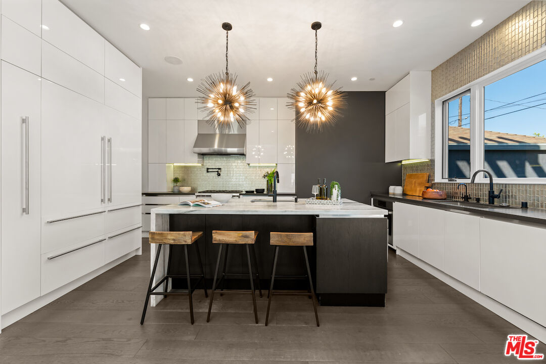 1750 S Sherbourne Dr