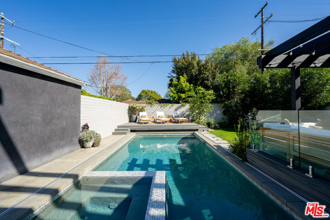 1750 S Sherbourne Dr