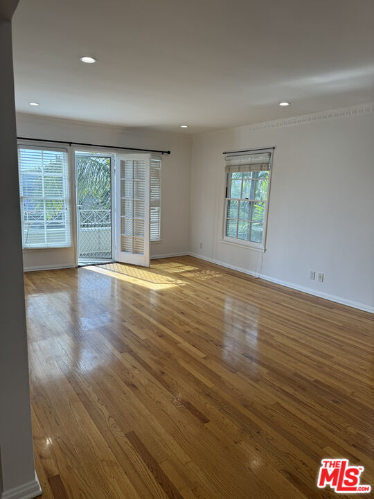 8563 Holloway Dr Unit: 1/4