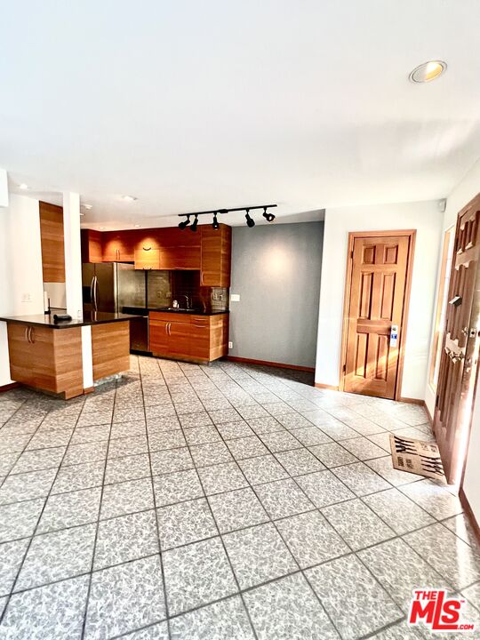 970 Palm Ave Unit: 104