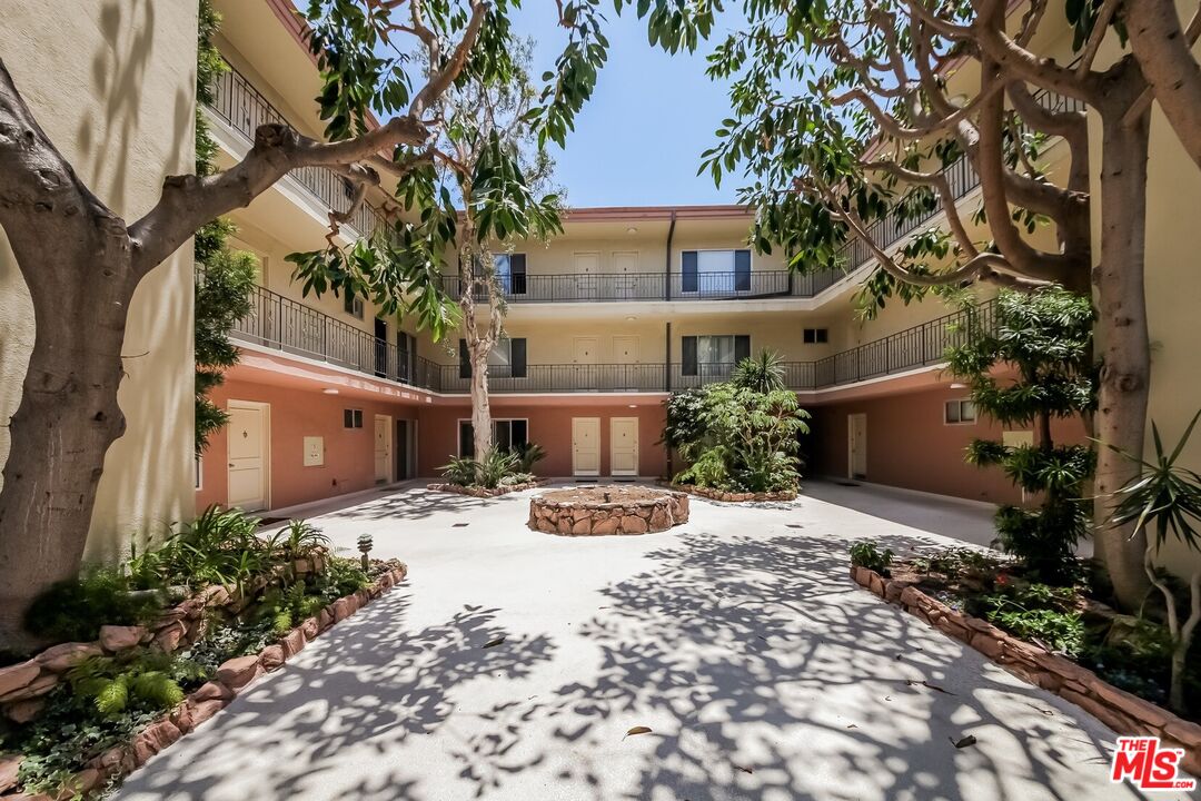 2002 4th St Unit: 212