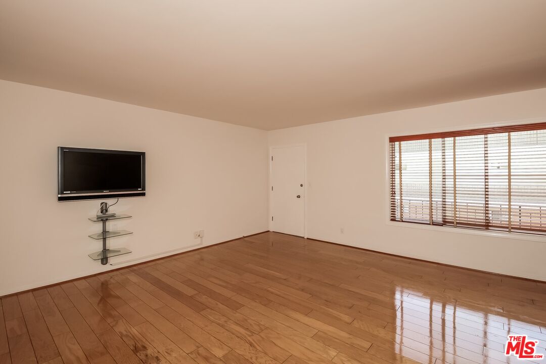 2002 4th St Unit: 212