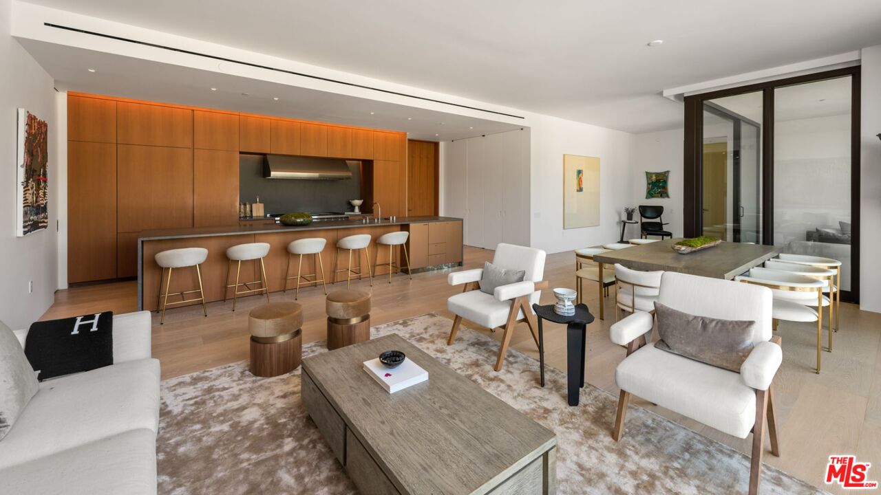 9040 Sunset Blvd Unit: 1002