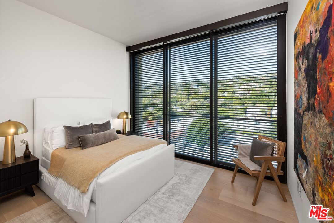 9040 Sunset Blvd Unit: 1002