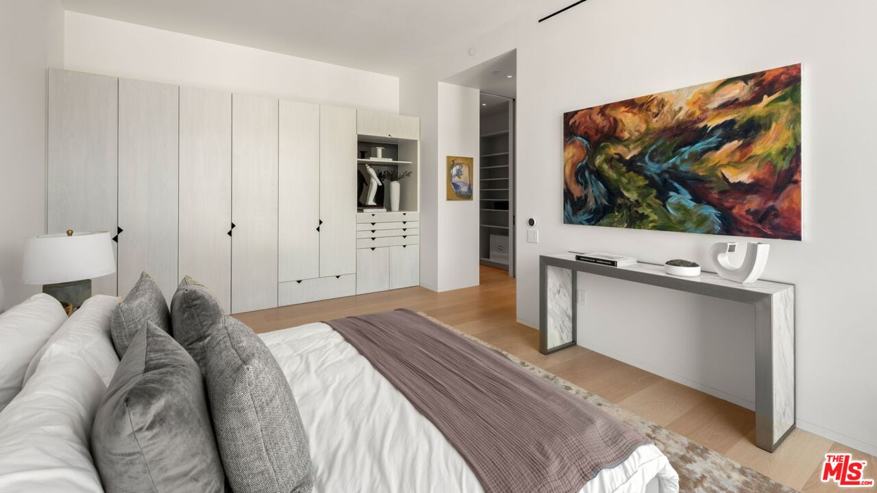 9040 Sunset Blvd Unit: 1002